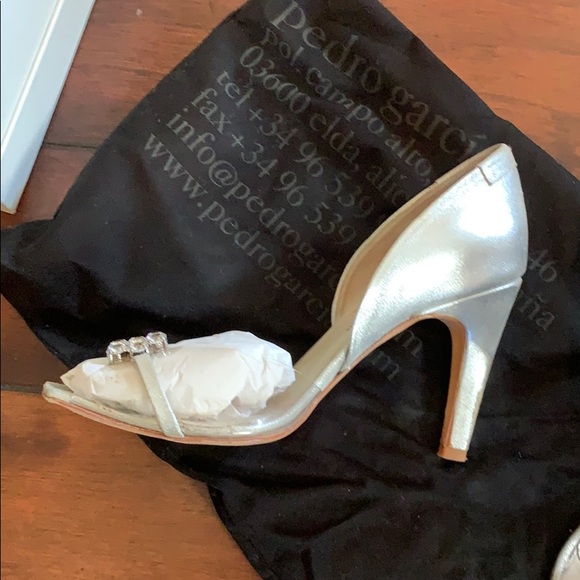 Used 2 - Picture 2 of 7